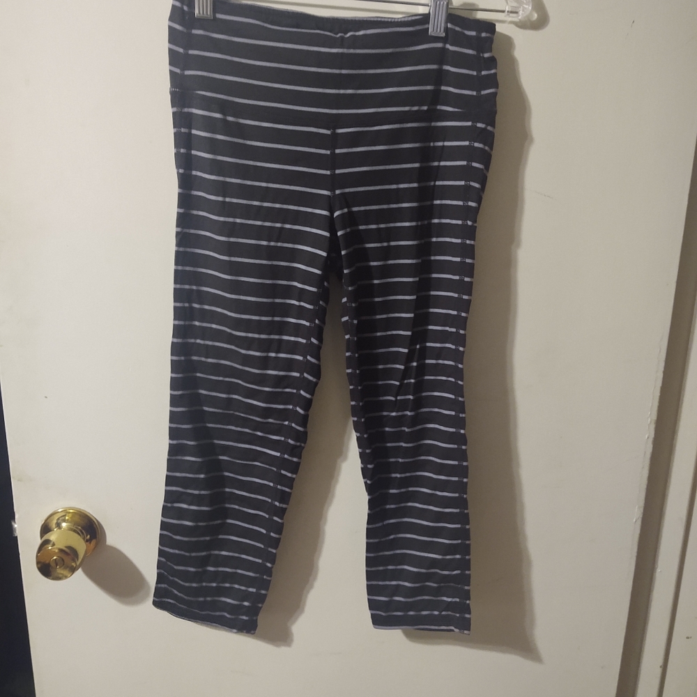 Athleta black and grey stripe Capri size small